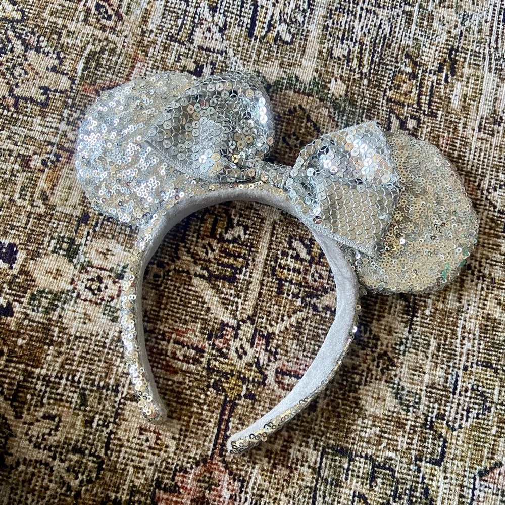 Minnie Silver Ears